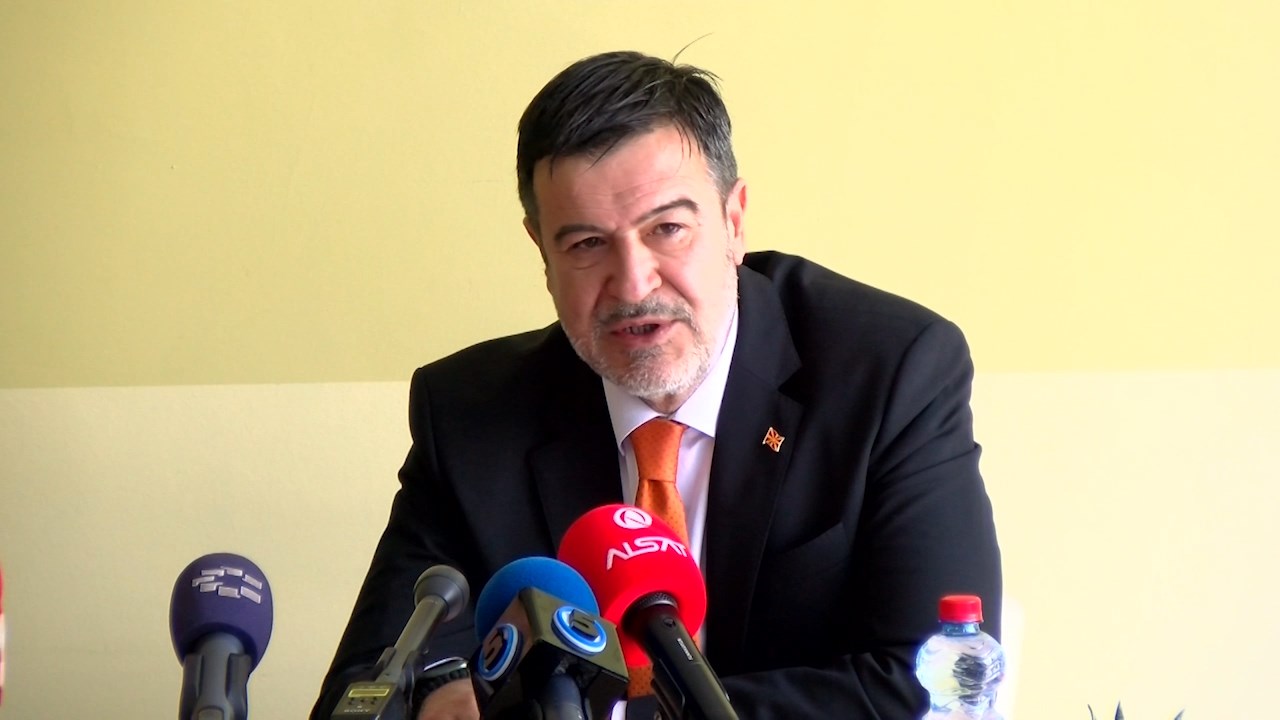 Електронски алки за осудениците, Пандов прв ги тестира