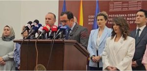 Имаат девет пратеници, го чекаат 10-от – официјализирана пратеничката група на „Вреди“