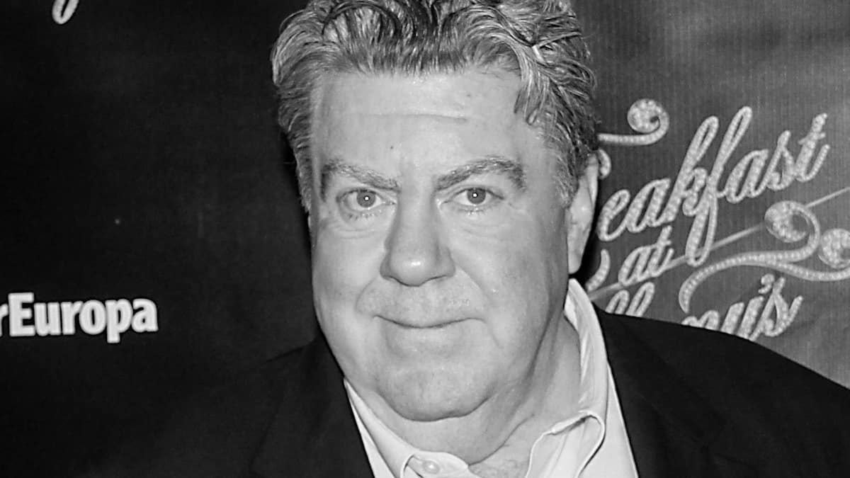 Starвездата „Cheers“ Georgeорџ Вент умира на 76 -годишна возраст