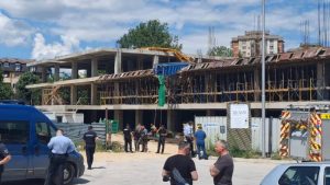 Кран падна врз објект во градба во поранешната битолска касарна