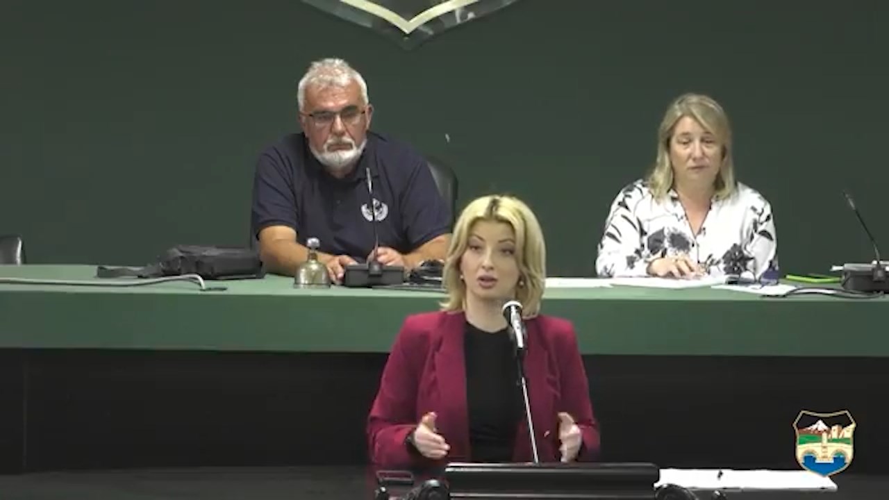 Советниците во Град Скопје не и дадоа можност на градоначалничка Данела Арсовска да ги образложи наводите за дивоградбите во Чаир