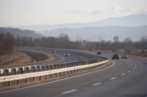Тешка сообраќајна несреќа на патот Скопје –Тетово, почина 19-годишна девојка