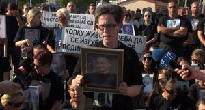(Видео)Овие институции одново ги убија нашите деца – порачаа родителите на загинатите во пожарот