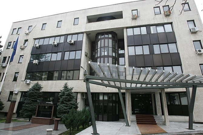 МВР: Уапсените полицајци не спречиле активирање на пиротехниката во „Пулс“