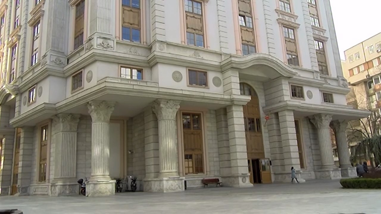 Утре е крајниот рок за министерството за финансии да им го достави писмото до банките за условите за кредитот за брзата пруга