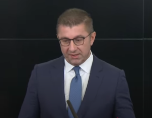 Мицкоски: Македонскиот идентитет се брише од извештајот на талибански начин