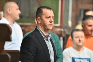 Стефковски со закана до Водовод: Пуштете вода веднаш или излегуваме на улица