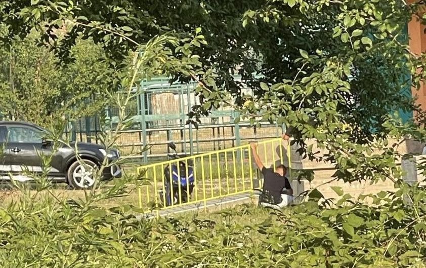 Костовски: Фатени на дело двајца крадци на ограда од нова детска градинка