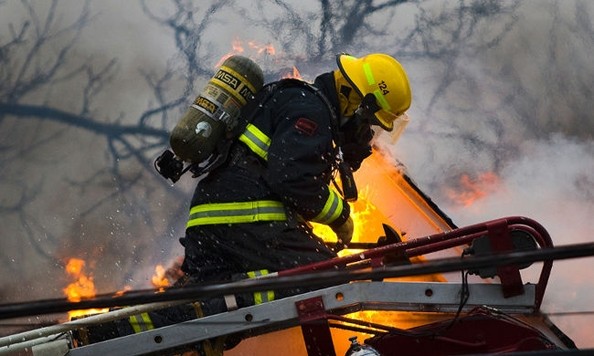 ПО ПОЖАРОТ ВО ЃОРЧЕ: Пожарникарите нашле изгорено тело и добиток