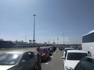 На „Табановце“ за влез во државава се чека околу половина час