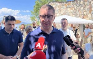 Државата има институции, ги повикувам да постапат – Мицкоски по обвинувањата од Арсовска