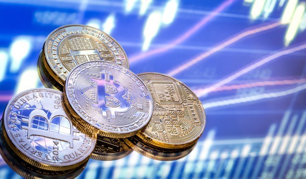 Биткоинот за првпат над 120 илјади долари
