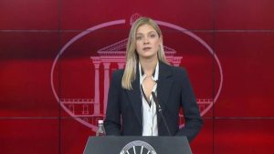 Владата со апел до сите институции да го поднесат бројот на службени возила, но рокот истече пред два дена