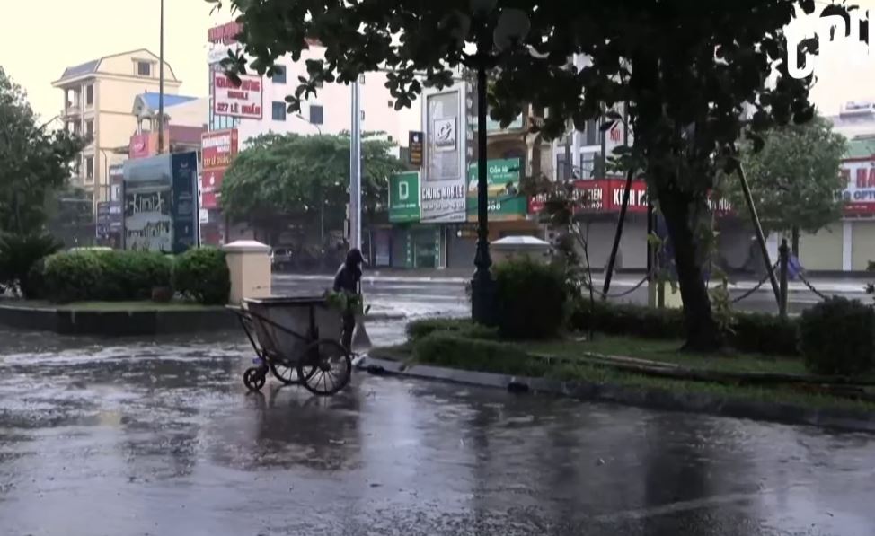 Тајфунот Каџики го погоди Виетнам