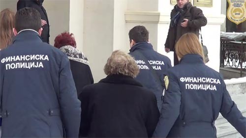 СЕДУМ ЛИЦА УАПСЕНИ, ЕДЕН ВО БЕГСТВО: во денешната акција во Липково, Куманово и Желино сузбиена криминална мрежа