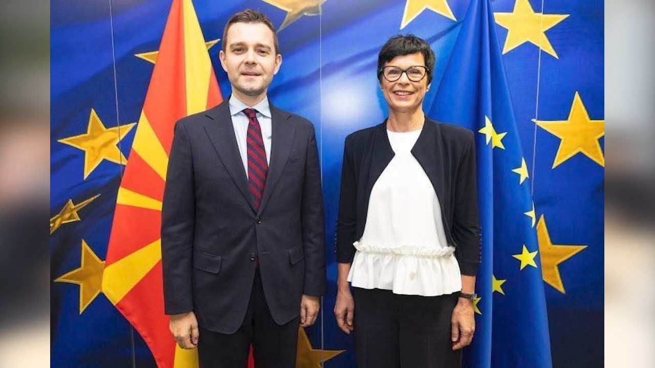 ЕУ интеграции: Македонија бара гаранции за уставни измени, еврокомесарката Кос бара реформи