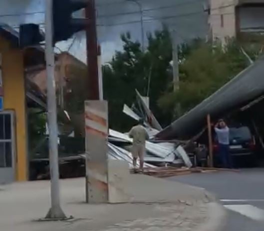 Фото: Невремето откорна покрив и во Ѓорче Петров