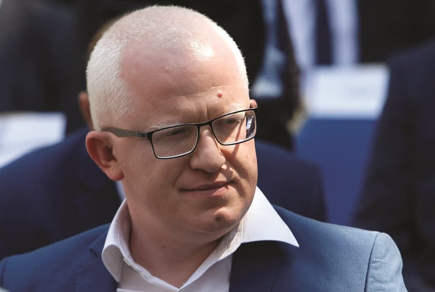 Од Царинската управа за Канал 5 со детали за приведувањето на Рашковски со 20.000 евра, скриени во менувачот