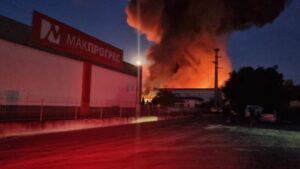 18 повредени во пожарот во Макпрогрес-Винчини во Виница
