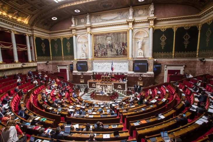 Падна Владата на Франција – Парламентот му изгласа недоверба на премиерот Бајру