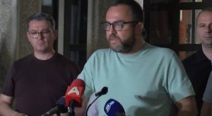 Тошковски: МВР ги евакуира жителите во непосредна близина на пожарот во Трубарево